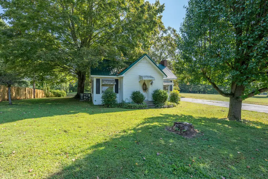 2010 W Gaines St, Lawrenceburg, TN 38464 - #2