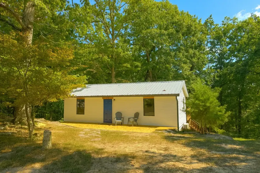 318 Woodland Dr, Mammoth Cave, KY 42259 - #2