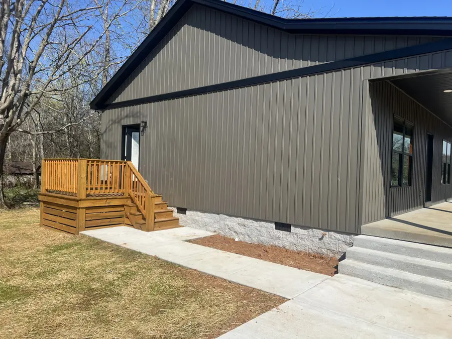 401 Hawkins St, Cowan, TN 37318 - #2