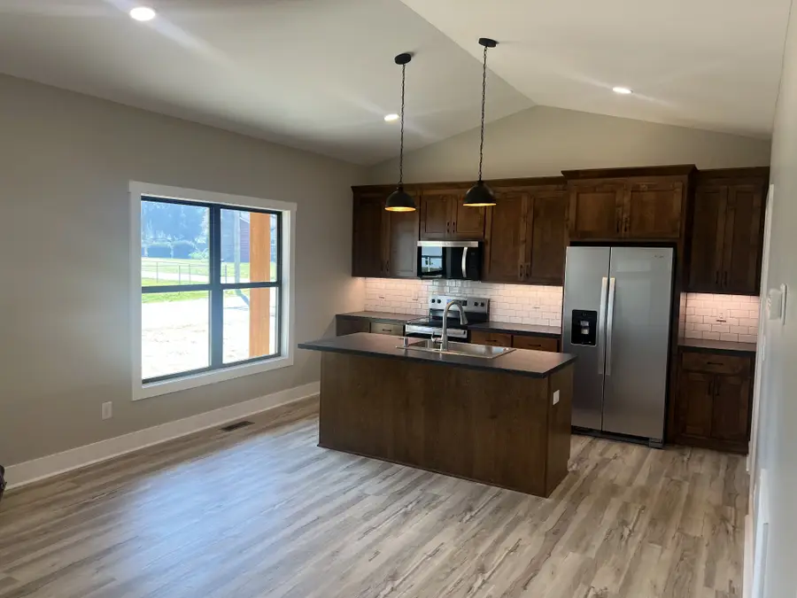 401 Hawkins St, Cowan, TN 37318 - #3