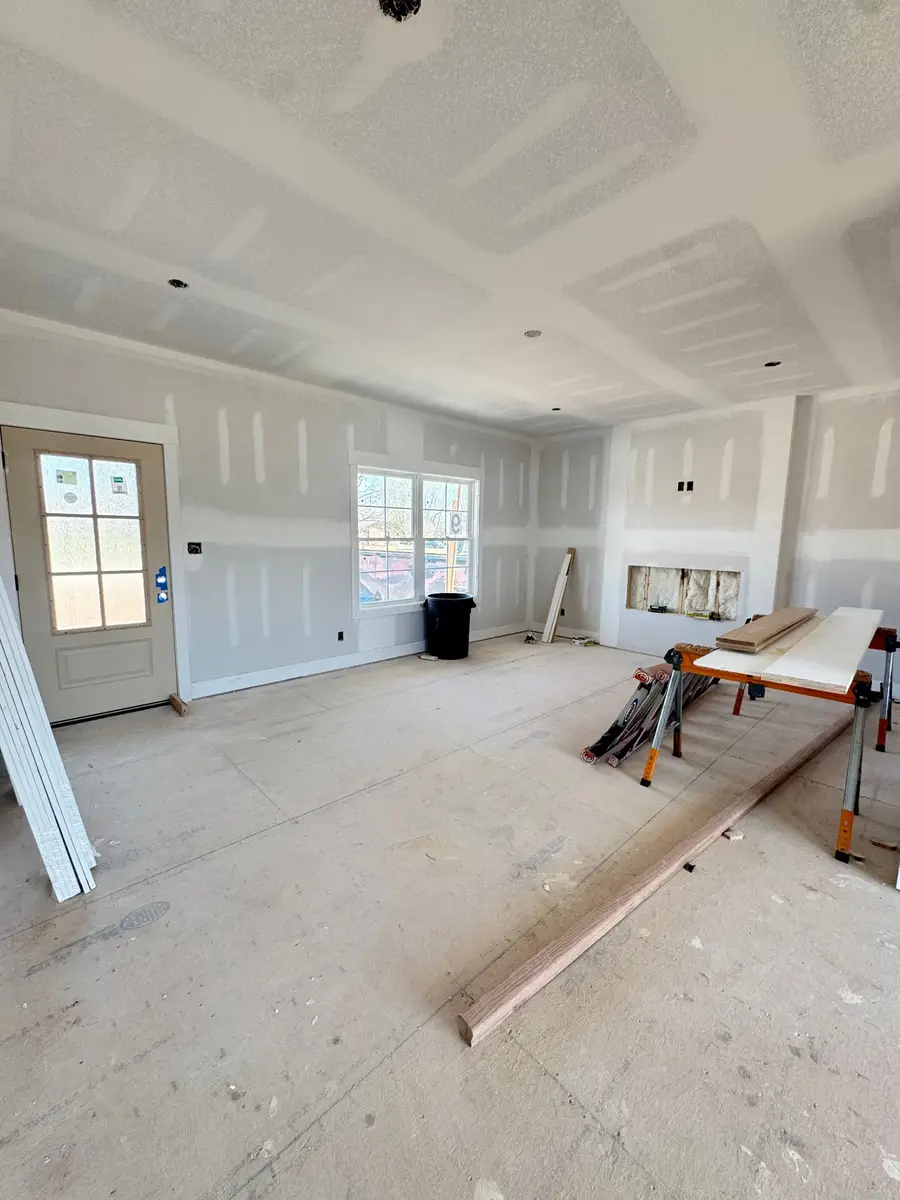 3162 E Old Ashland City Rd E, Clarksville, TN 37043 - #2