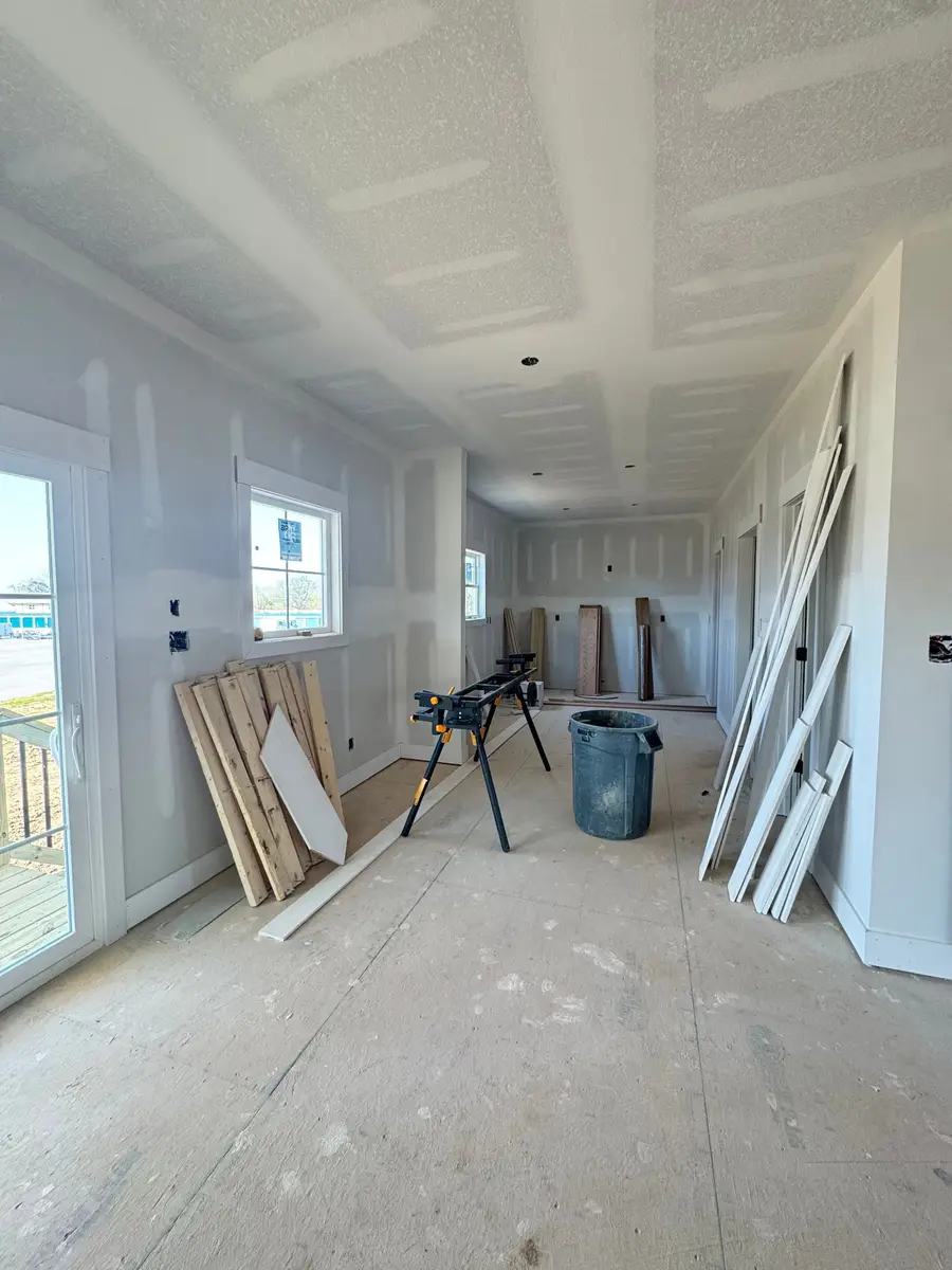 3162 E Old Ashland City Rd E, Clarksville, TN 37043 - #3