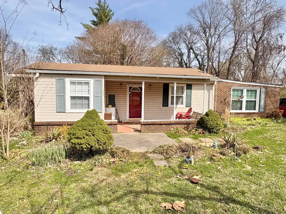 231 E Spring St, Lebanon, TN 37087 - #1