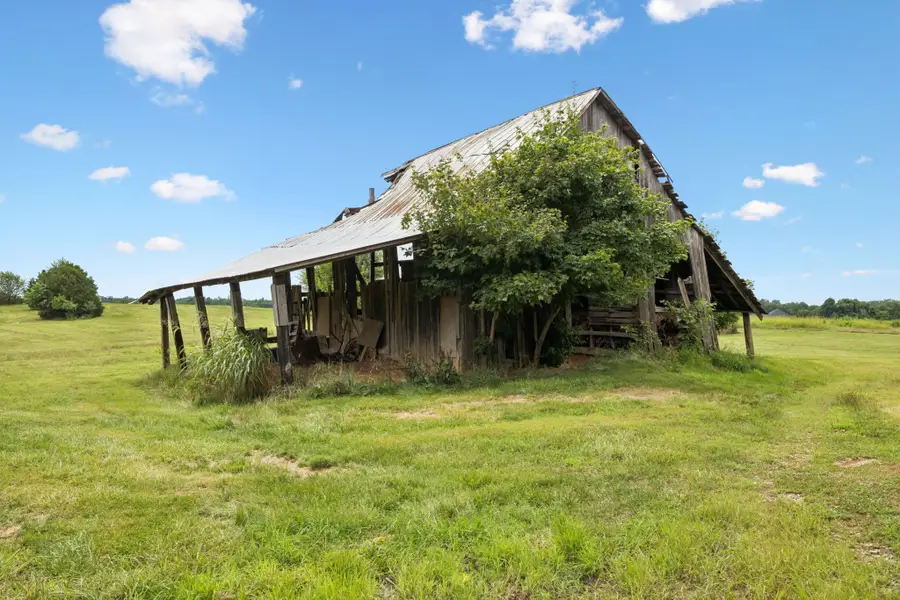 384 Port Royal Rd, Clarksville, TN 37040 - #3