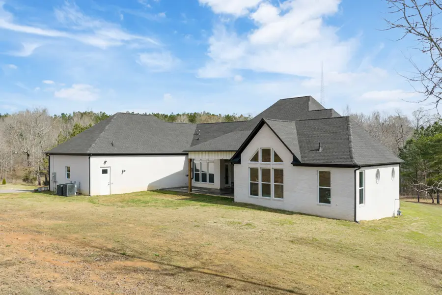 530 Oak Pointe Dr, Lexington, TN 38351 - #2