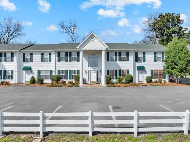 710 Whitthorne St, Shelbyville, TN 37160 - #2