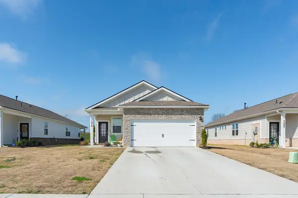 7076 Lang Ave, White House, TN 37188