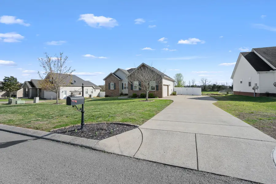 1237 Crescent Ridge Dr, Murfreesboro, TN 37128 - #2