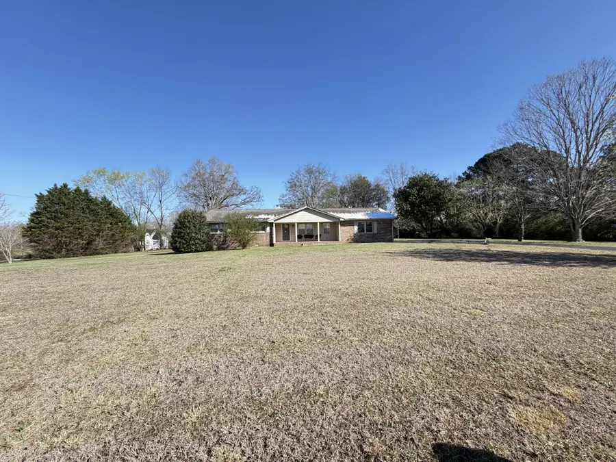 101 Royal Oak Dr, Winchester, TN 37398 - #2