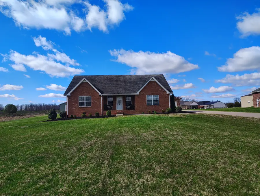 597 Long Creek Rd, Lafayette, TN 37083 - #2