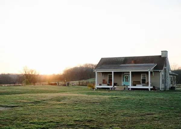 2430 Santa Fe Pike, Columbia, TN 38401