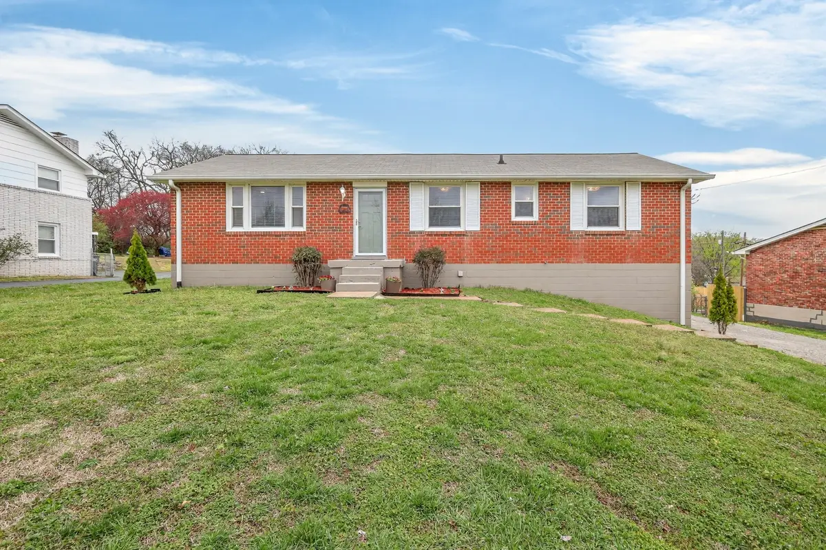 5022 Bonnahill Dr, Hermitage, TN 37076 - #1