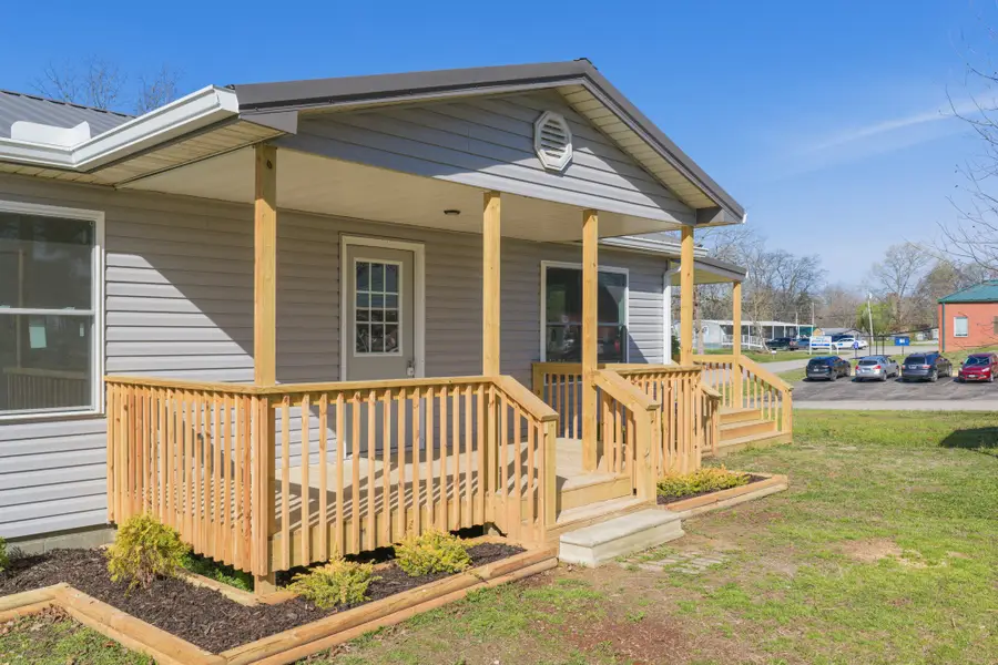 230 Texas Ave, Parsons, TN 38363 - #2