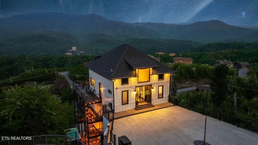 922 Piney Butt Way, Gatlinburg, TN 37738 - #3