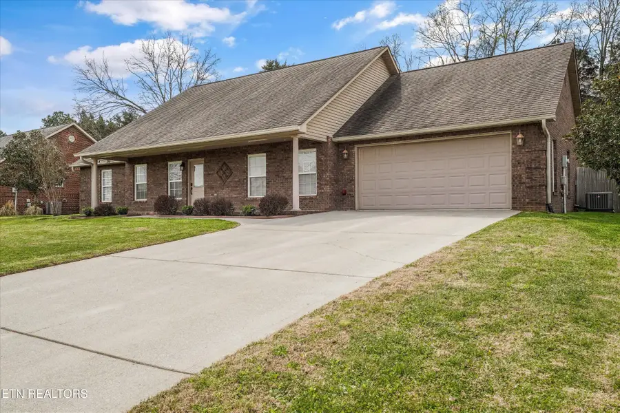 200 Flora Drive, Lenoir City, TN 37771 - #2