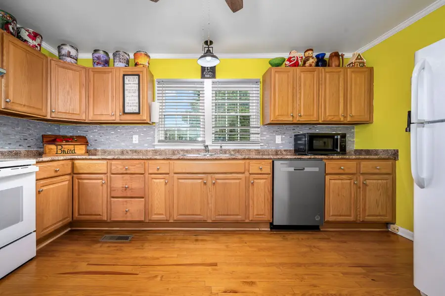 100 Stovall Dr, Huntland, TN 37345 - #3
