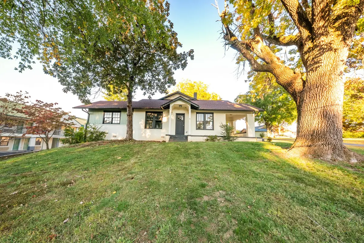 44 Main St N, Lexington, TN 38351 - #1