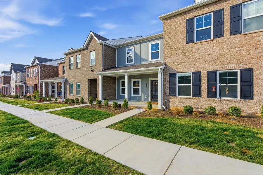 725 Coburg Pvt St, Gallatin, TN 37066 - #2