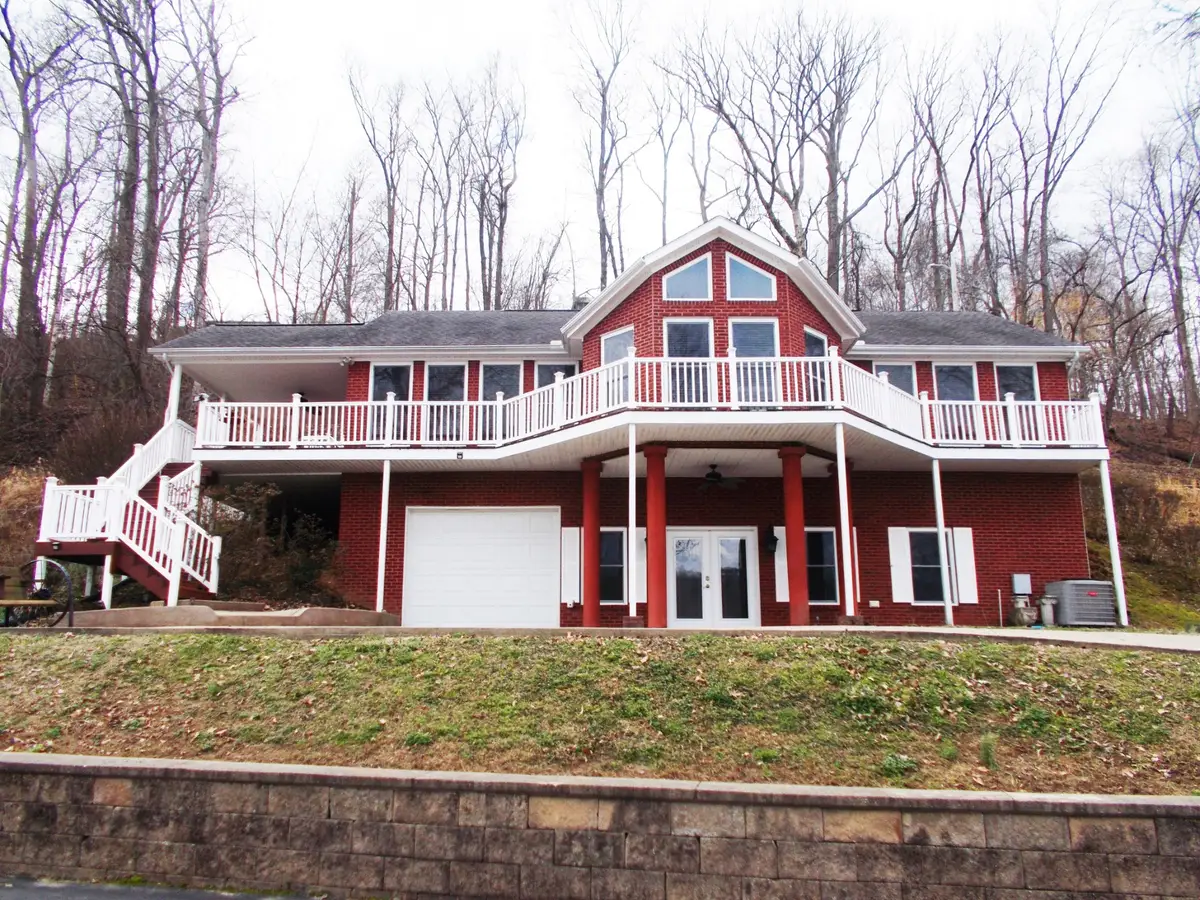 696 Stirling Rd, Camden, TN 38320 - #1