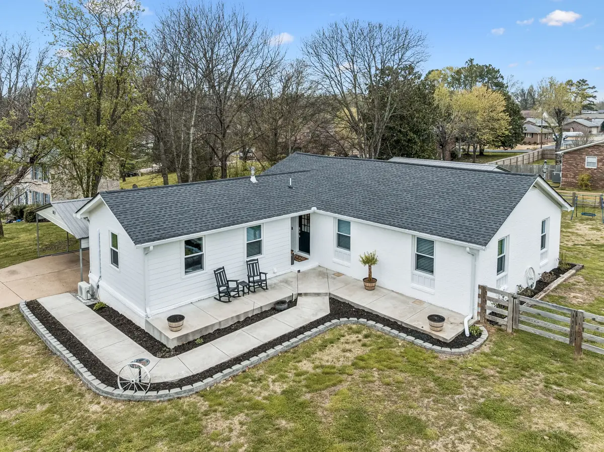 206 Lookout Dr, Columbia, TN 38401 - #1