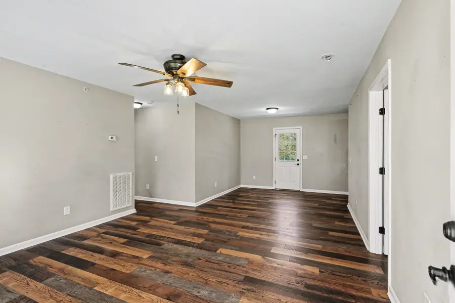 137 N Poole St, Ashland City, TN 37015 - #3