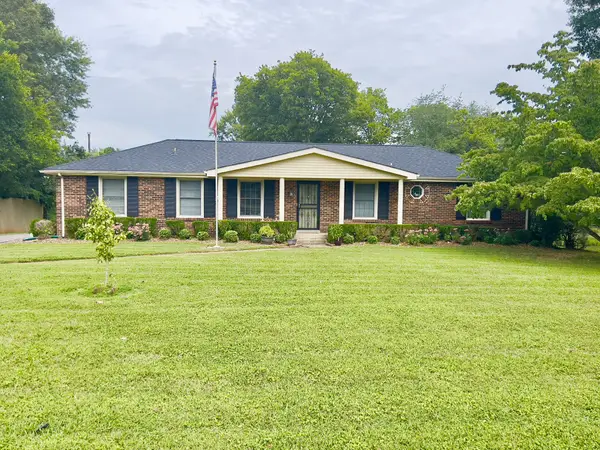 2176 Allendale Dr, Clarksville, TN 37043