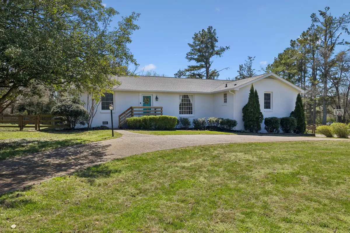 9021 Forest Lawn Dr, Brentwood, TN 37027 - #1