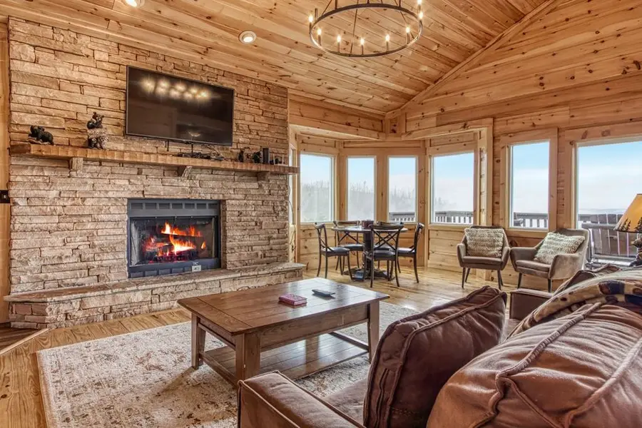 943 Crooked Ridge Rd, Gatlinburg, TN 37738 - #2