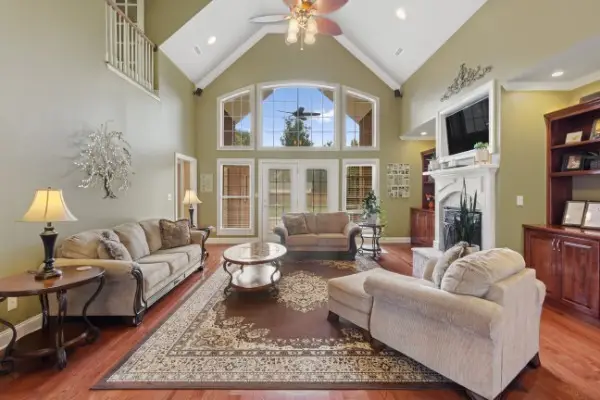 323 Ridgecrest Dr, Winchester, TN 37398 - #2