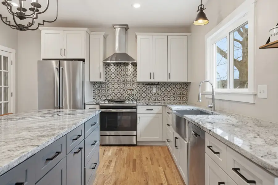 412 E Rickert Ave, Dickson, TN 37055 - #2