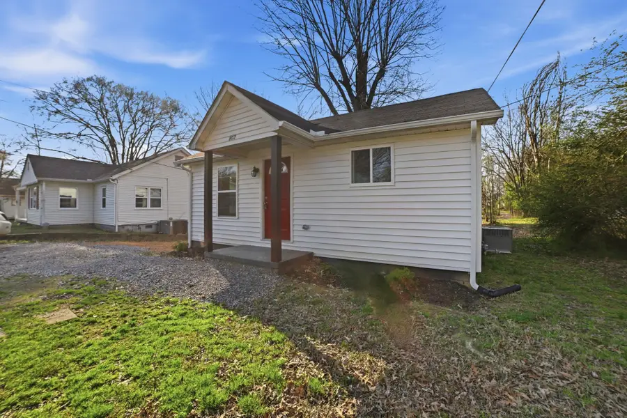 903 Curtis St, Paris, TN 38242 - #3
