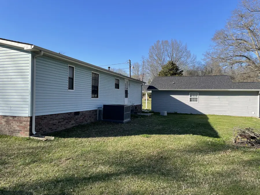 1103 Oakdale St, Manchester, TN 37355 - #2
