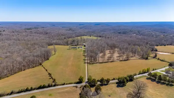 801 Collier Bend Road, Charlotte, TN 37036