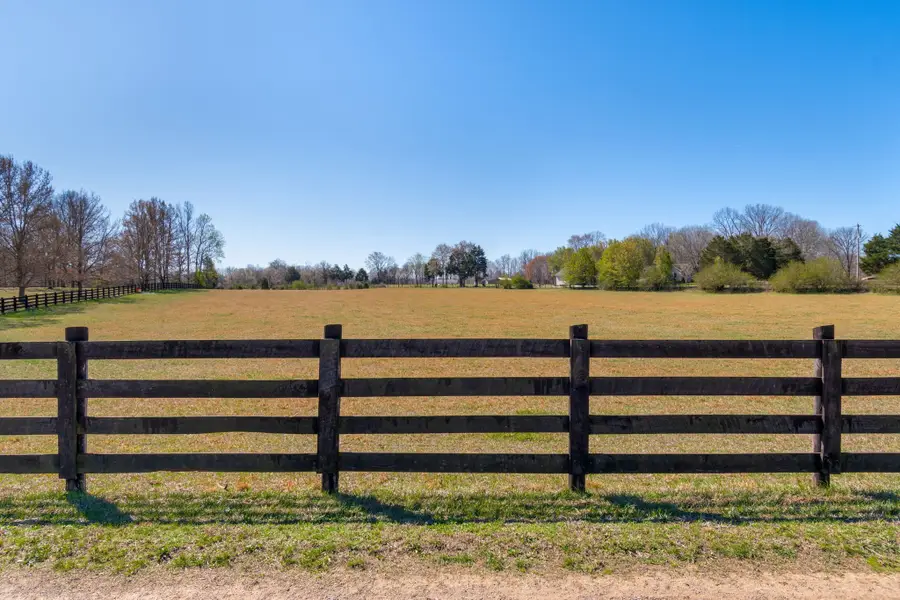 801 Collier Bend Road, Charlotte, TN 37036 - #3