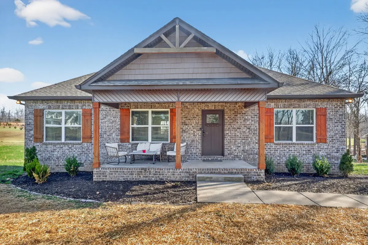 634 S Tunnel Rd, Gallatin, TN 37066 - #1