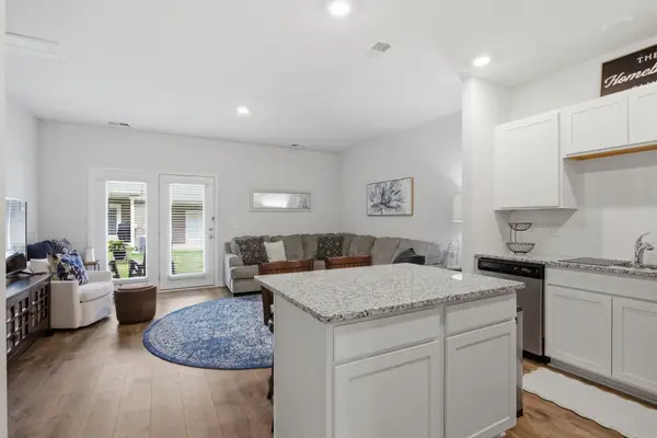 806 Dallas Dr, Columbia, TN 38401