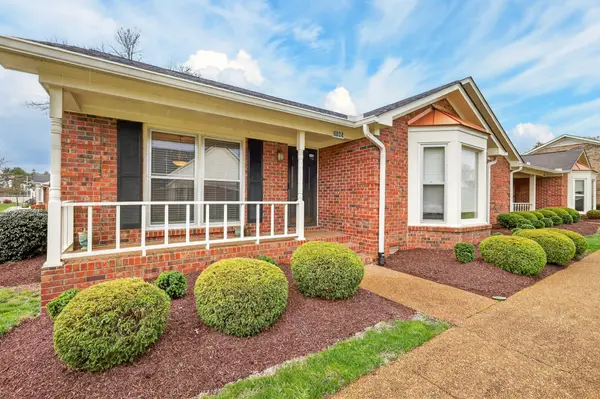 2143 River Chase Dr, Murfreesboro, TN 37128