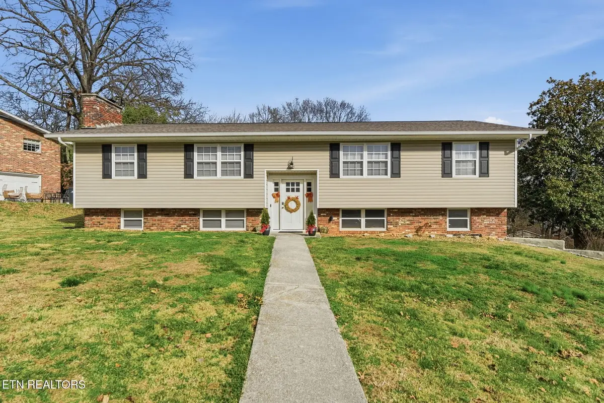 2322 Alice Bell Rd, Knoxville, TN 37914 - #1