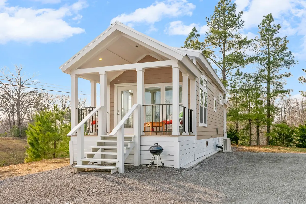 102 Thomas Rd, Dover, TN 37058 - #1