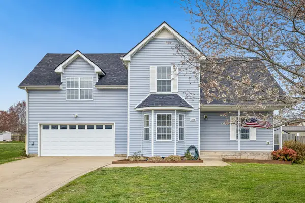 3688 Aurora Dr, Clarksville, TN 37040