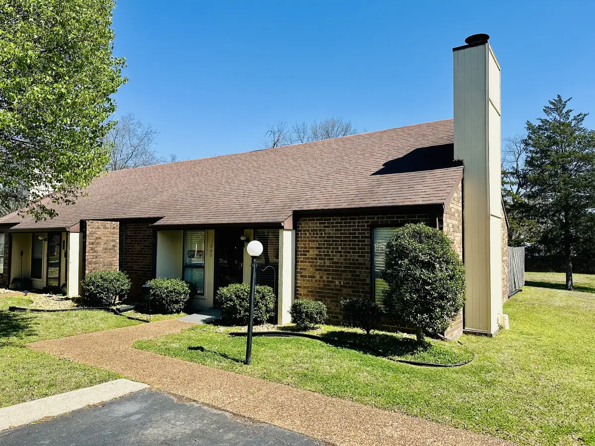 200 Castlewood Ln, Lebanon, TN 37087 - #1