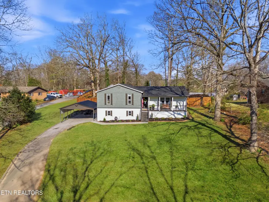 3102 Forest Heights Circle, Lenoir City, TN 37772 - #2