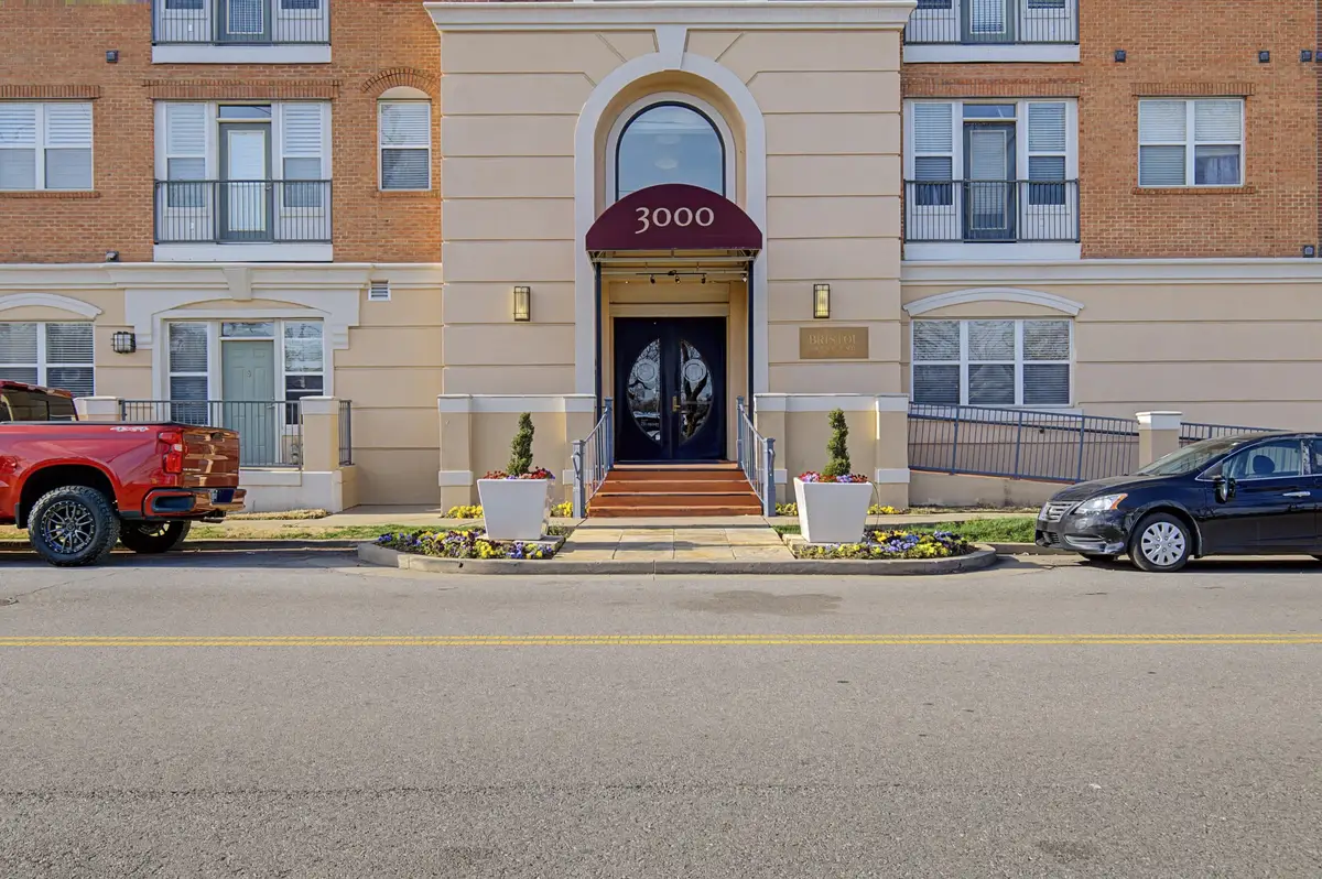 3000 Vanderbilt Pl #331, Nashville, TN 37212 - #1