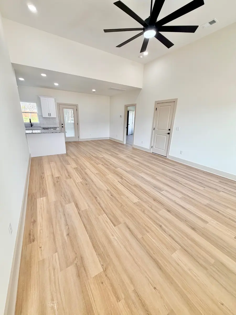 208 Bailiff St, Smithville, TN 37166 - #2