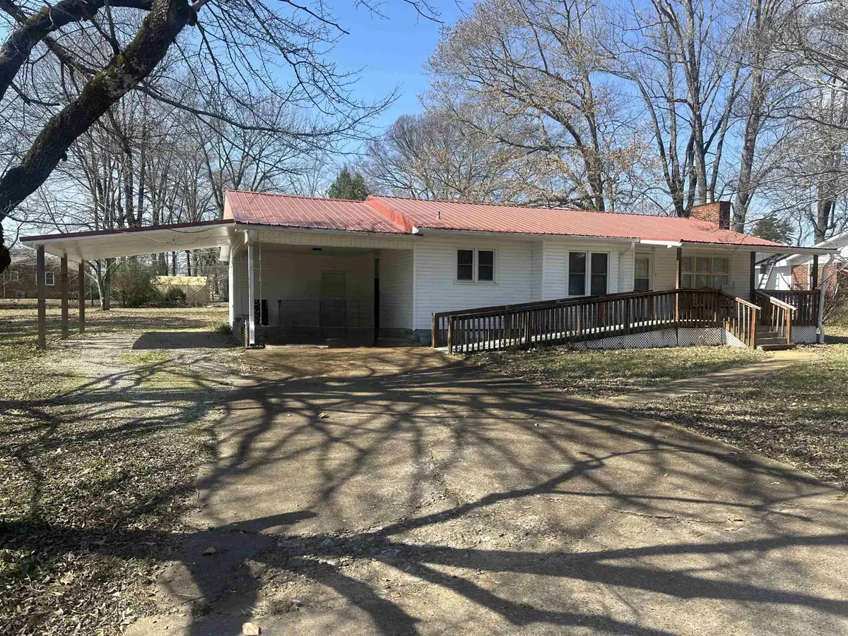 160 Harbert Dr, Savannah, TN 38372 - #1