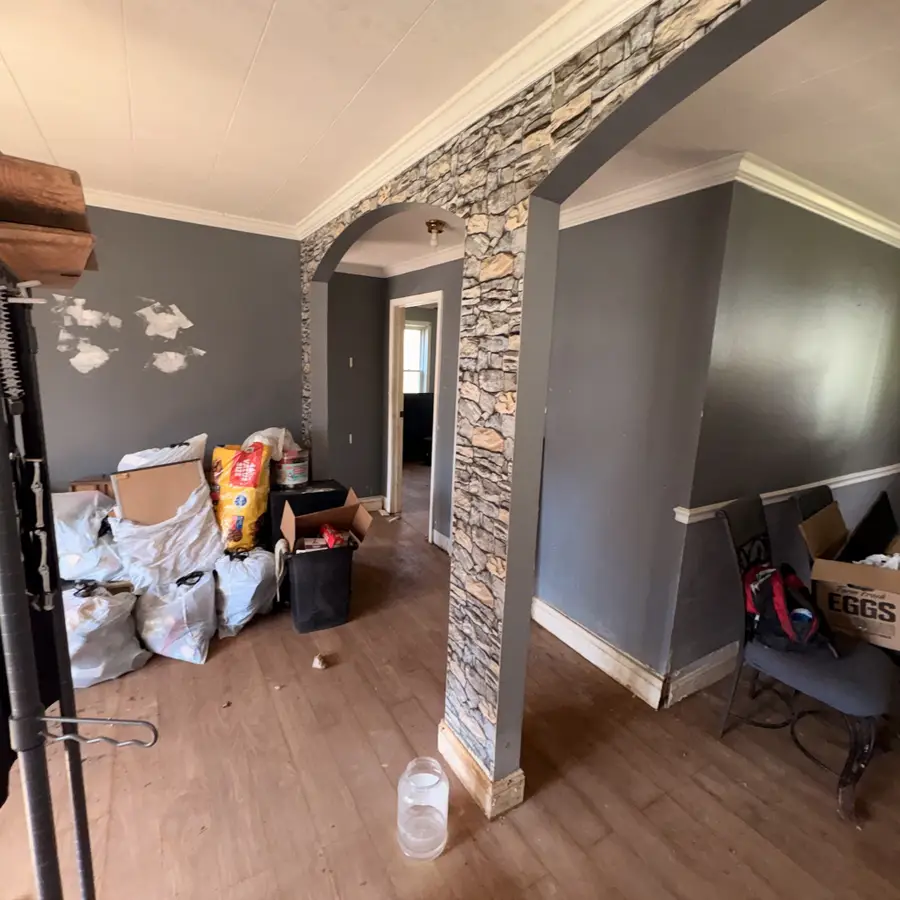 276 Oak St, Selmer, TN 38375 - #3