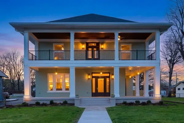 206 S Main St, Mount Pleasant, TN 38474