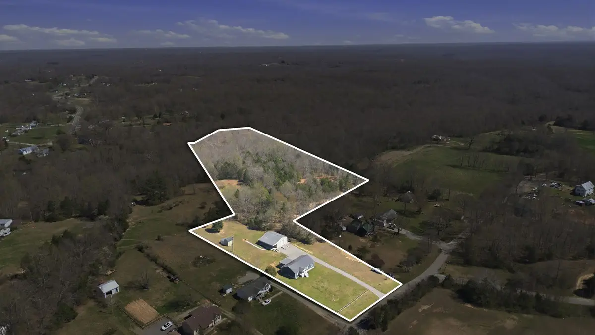 1041 Twin Creek Rd, Charlotte, TN 37036 - #1