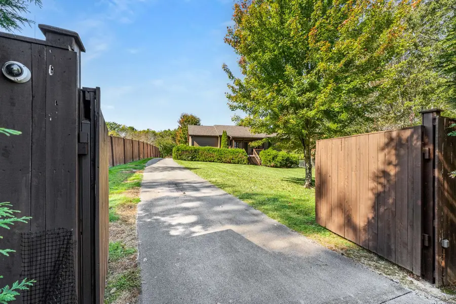 1257 Harris Hollow Rd, Charlotte, TN 37036 - #2