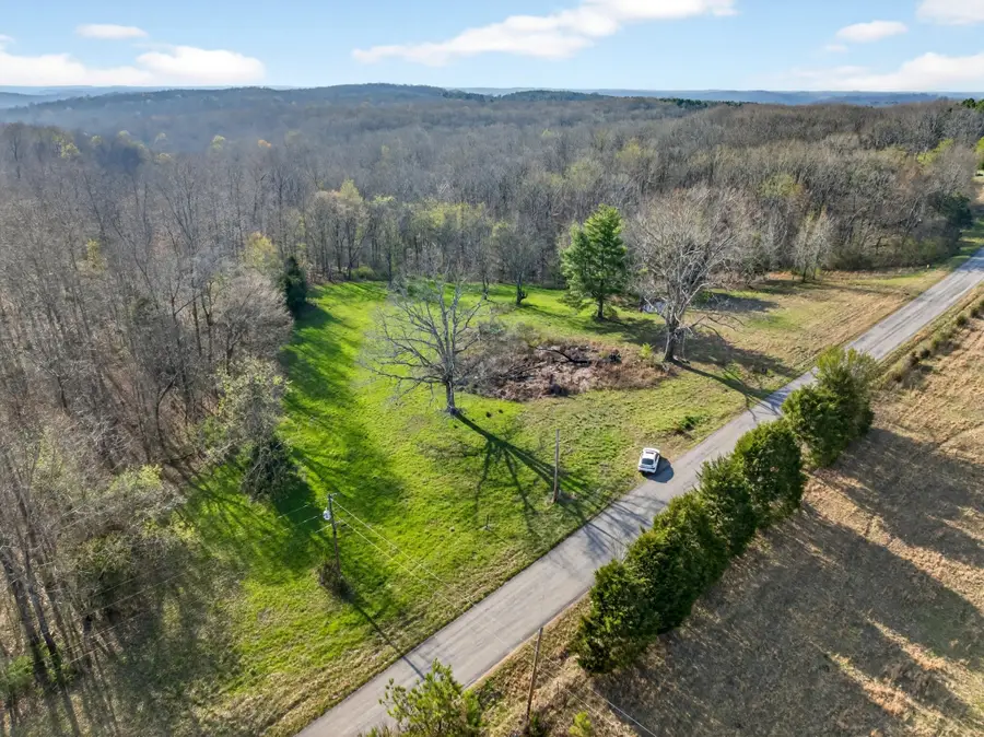 3240 Clay Tomlinson Rd, Erin, TN 37061 - #2
